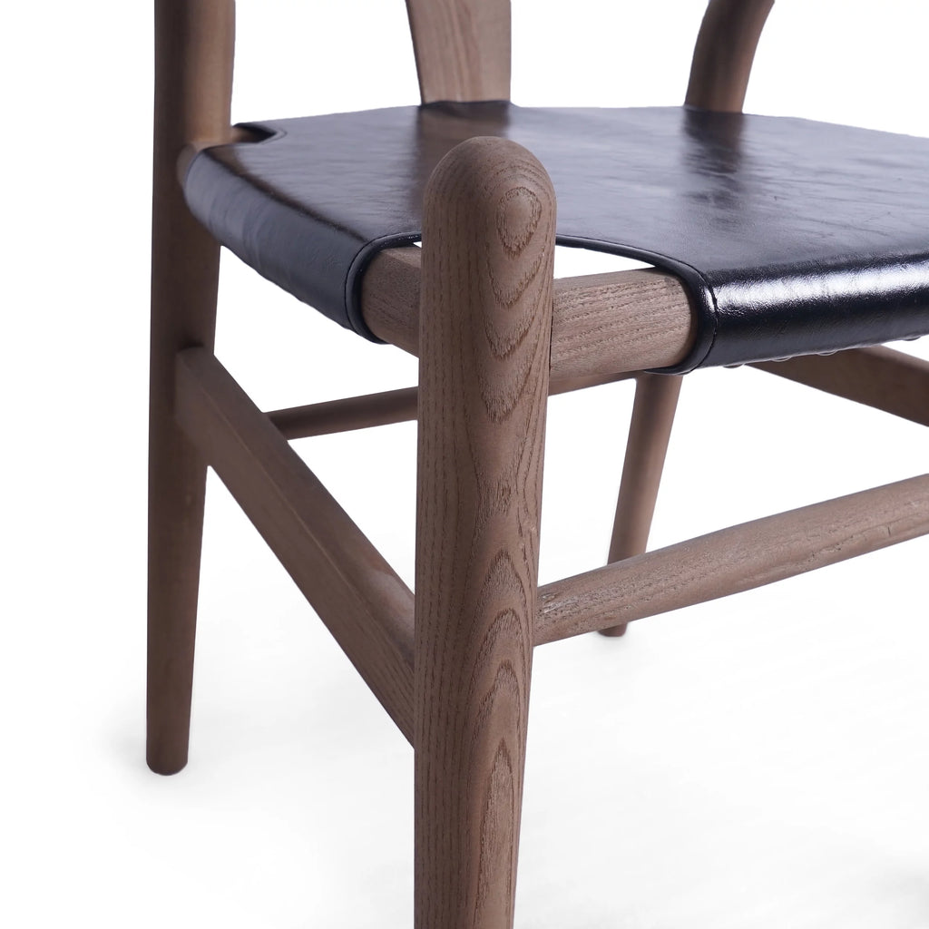 Black Faux Leather and Elm Wood Wishbone Chair S571652