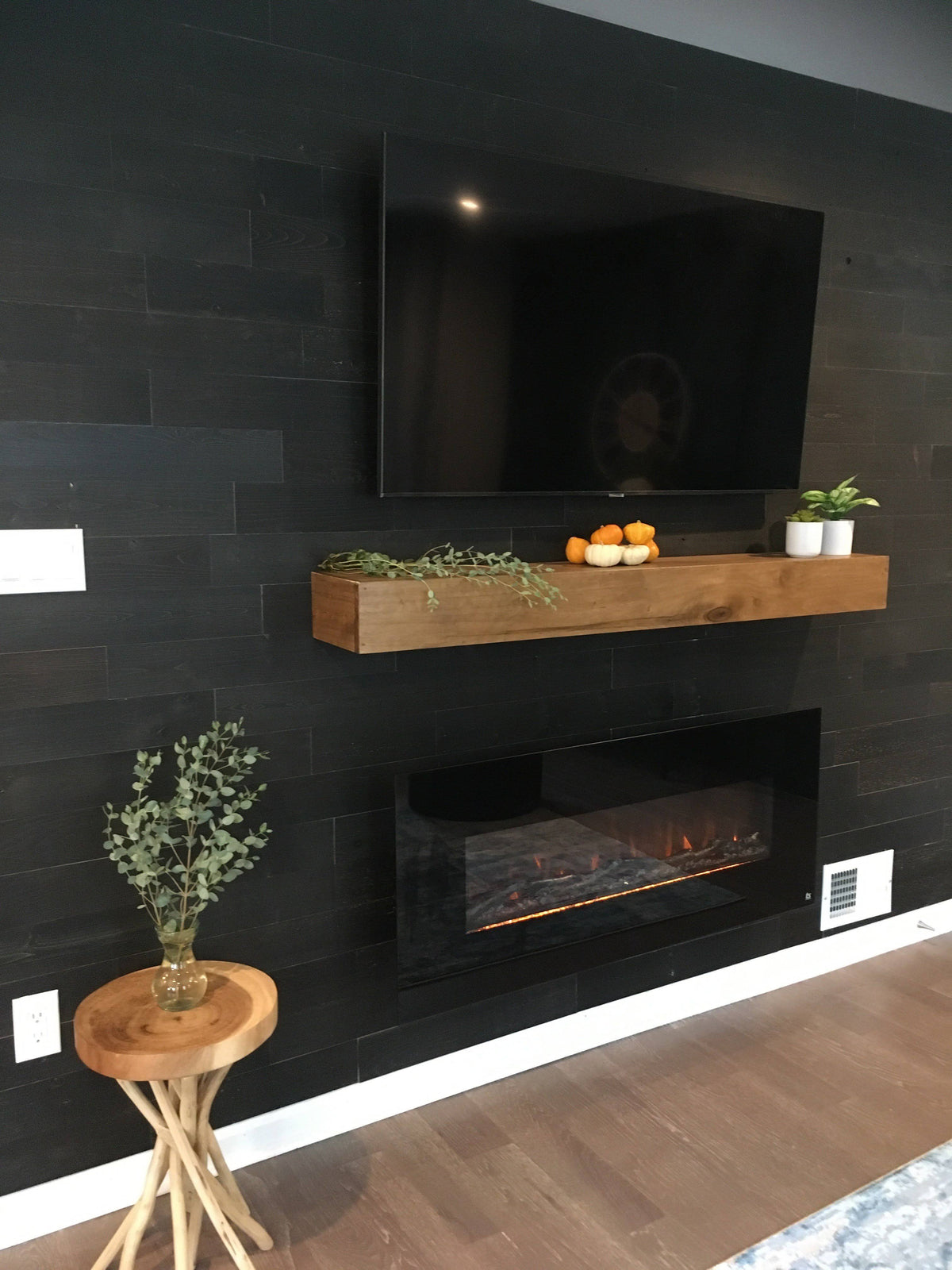 Peel and Stick Reclaimed Black Ice Wood Planks D161722