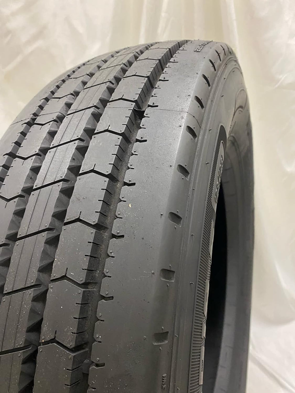 245/70R19.5 14 Ply Steer Tire A94935