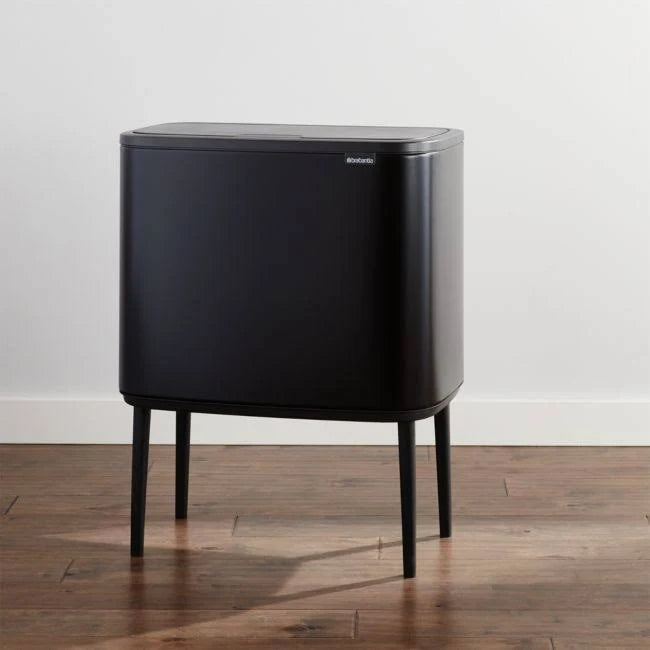 Black Trash Can D544