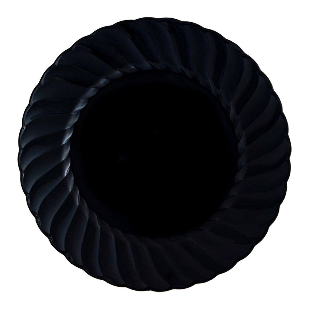 Ivory Round Disposable Plastic Buffet Plates U388509